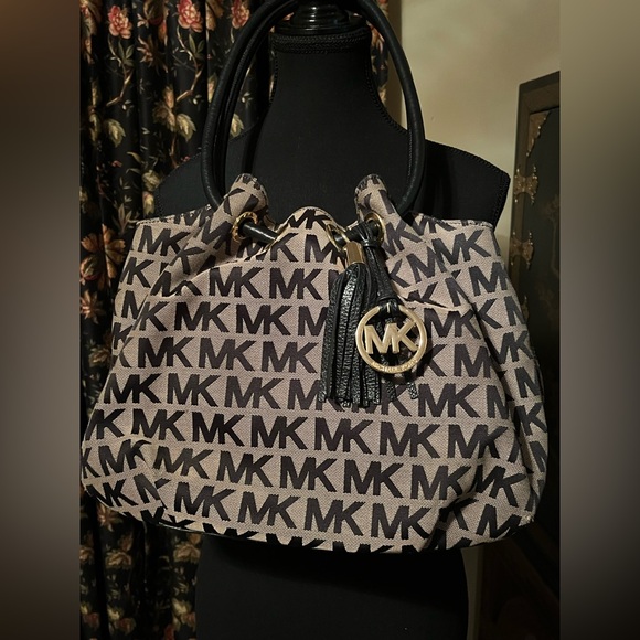 Michael Kors Black and Brown Monogram Shoulder Bag - Picture 2 of 7